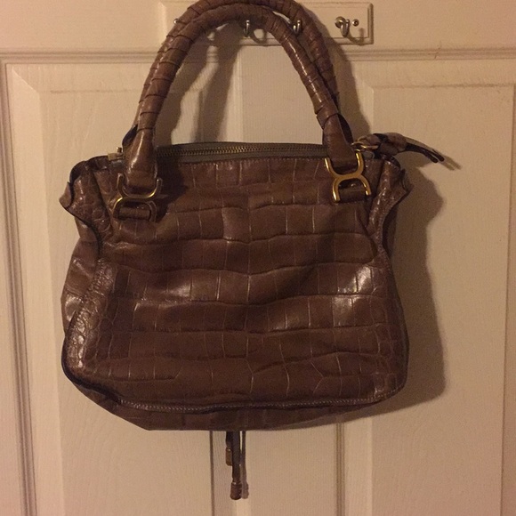 Chloe - Picture 2 of 8